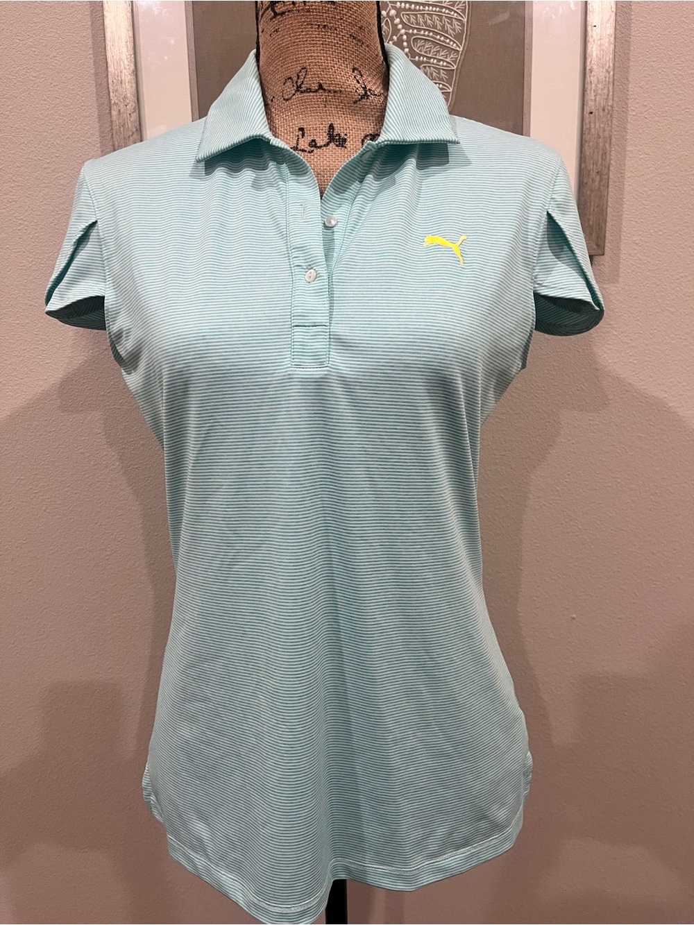 Puma Aqua Striped Women's Tulip Short Sleeve Polo size MED. EUC